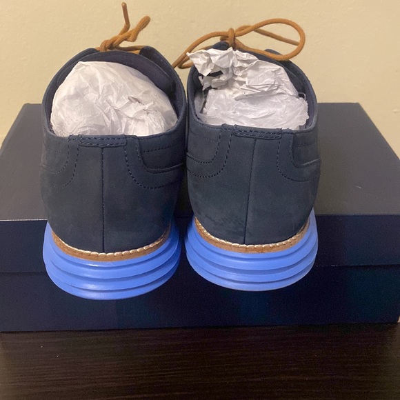 Cole Haan - Picture 3 of 4